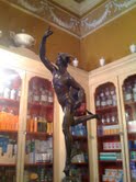 statua ippocrate farmacia san jacopo livorno